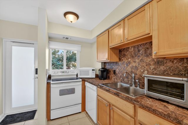 33 Ocean Avenue 202, Palm Beach Shores, FL 33404