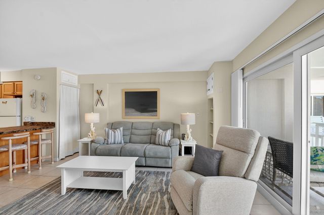 33 Ocean Avenue 202, Palm Beach Shores, FL 33404