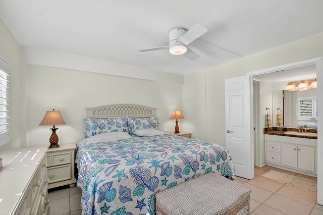 33 Ocean Avenue 202, Palm Beach Shores, FL 33404