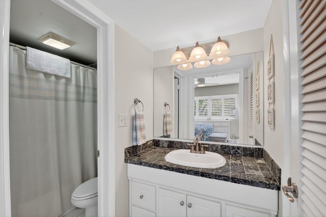 33 Ocean Avenue 202, Palm Beach Shores, FL 33404