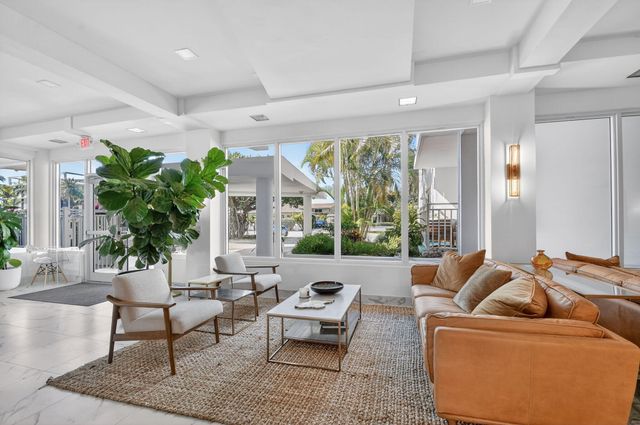 33 Ocean Avenue 202, Palm Beach Shores, FL 33404