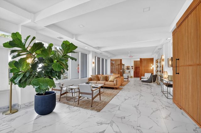 33 Ocean Avenue 202, Palm Beach Shores, FL 33404