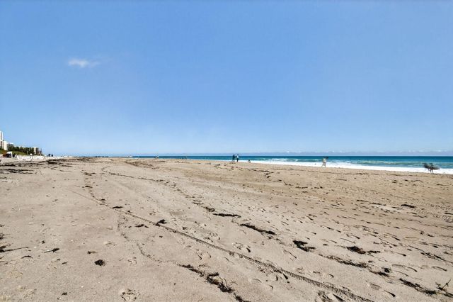 33 Ocean Avenue 202, Palm Beach Shores, FL 33404