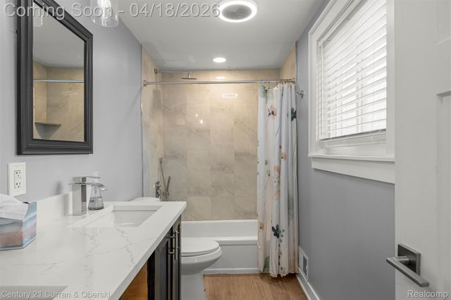 9133 Tavistock Drive, Plymouth Charter Township, MI 48170