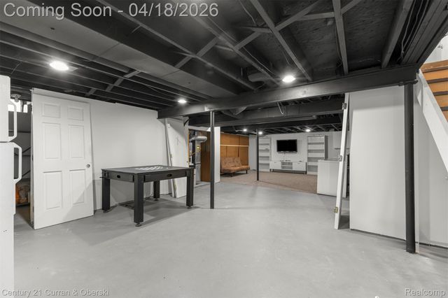 9133 Tavistock Drive, Plymouth Charter Township, MI 48170