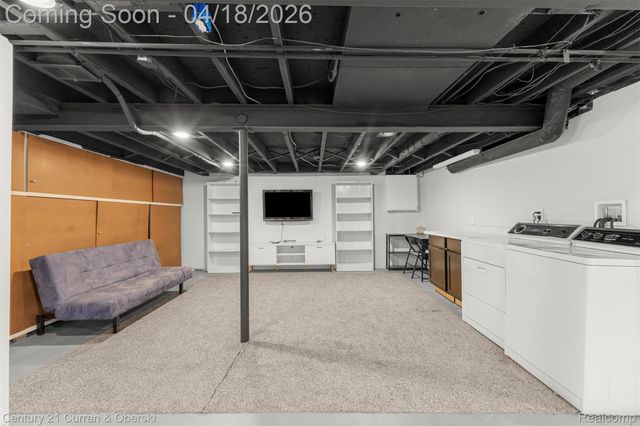 9133 Tavistock Drive, Plymouth Charter Township, MI 48170