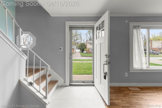 9133 Tavistock Drive, Plymouth Charter Township, MI 48170