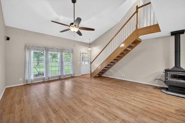 4609 Slayton Road, Cleburne, TX 76031