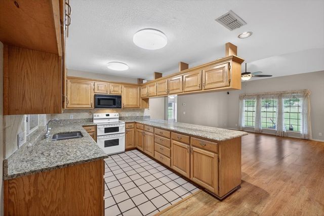 4609 Slayton Road, Cleburne, TX 76031