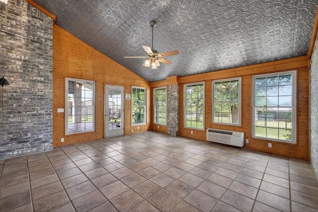 4609 Slayton Road, Cleburne, TX 76031