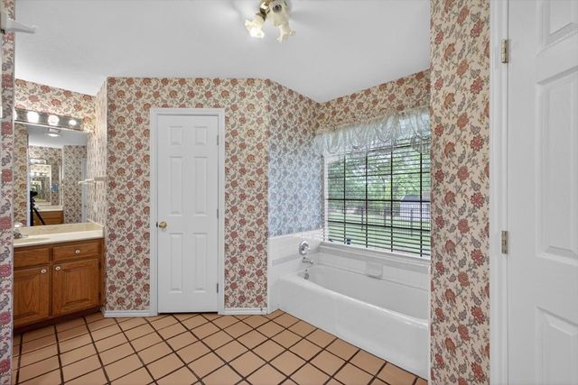 4609 Slayton Road, Cleburne, TX 76031