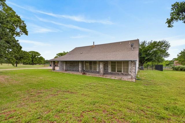 4609 Slayton Road, Cleburne, TX 76031