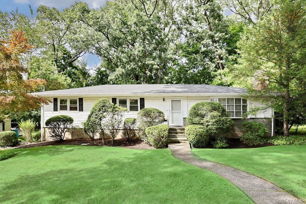 30 Pacific Avenue, Nanuet, NY 10954 — exterior
