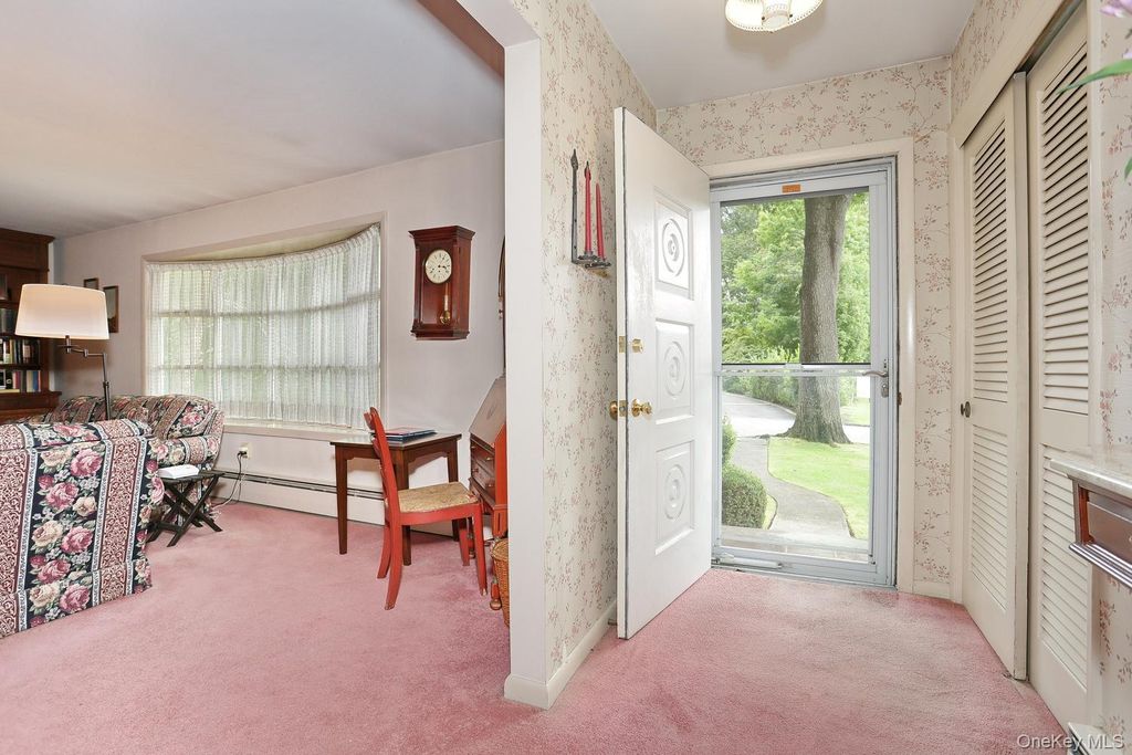 30 Pacific Avenue, Nanuet, NY 10954 — photo 4