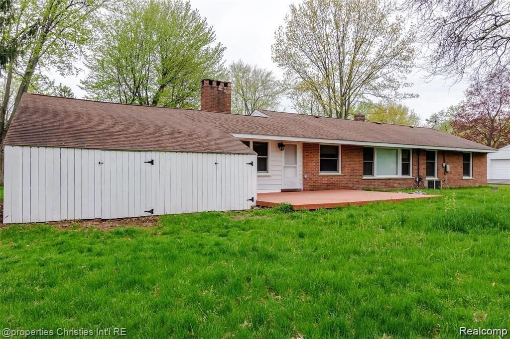 6881 W Dartmoor Road, West Bloomfield, MI 48322