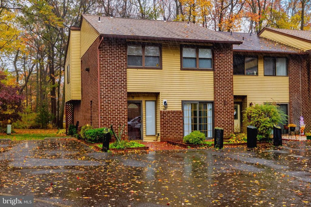 8 LAUREL CT, Deptford, NJ 08096