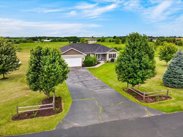 W7620 County Road H, New Glarus, WI 53574