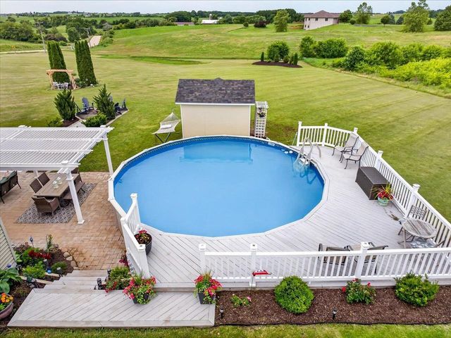 W7620 County Road H, New Glarus, WI 53574