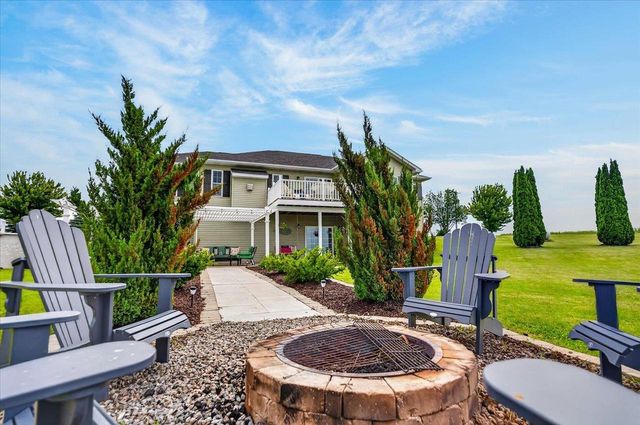 W7620 County Road H, New Glarus, WI 53574