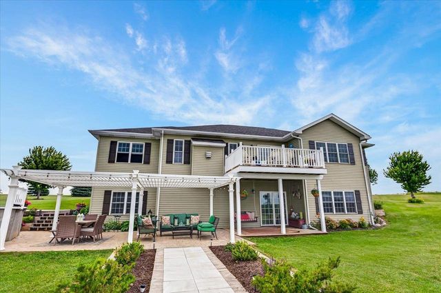 W7620 County Road H, New Glarus, WI 53574