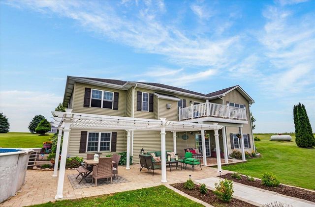 W7620 County Road H, New Glarus, WI 53574