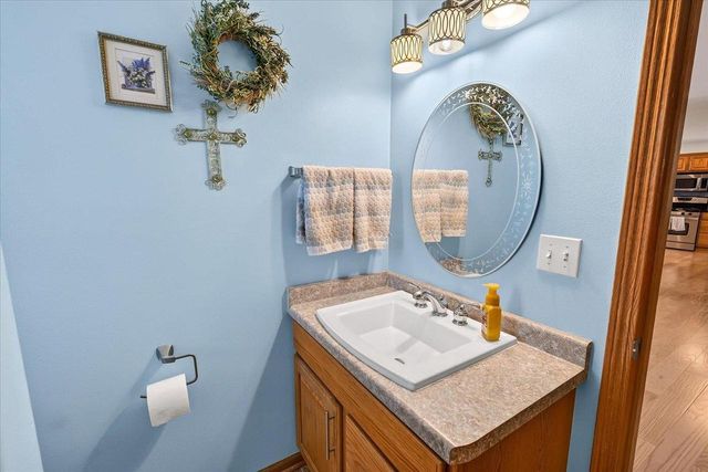 W7620 County Road H, New Glarus, WI 53574