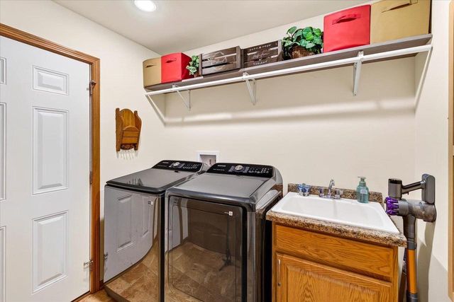 W7620 County Road H, New Glarus, WI 53574