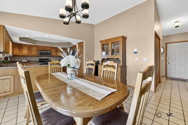 1898 Delmar Drive, Freeport, IL 61032