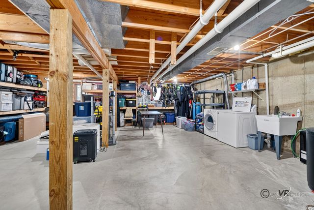 1898 Delmar Drive, Freeport, IL 61032