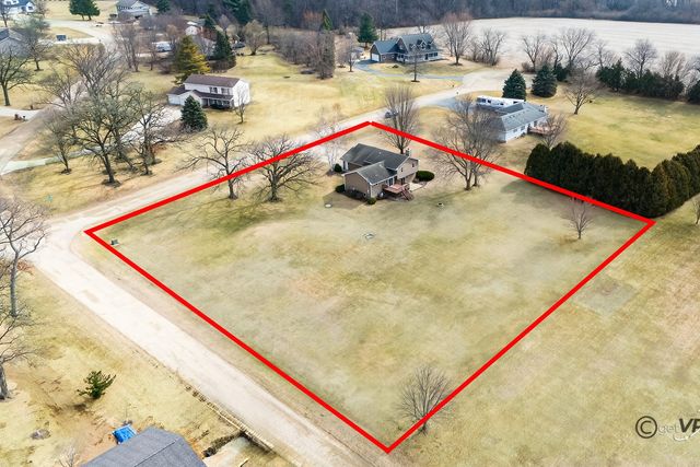 1898 Delmar Drive, Freeport, IL 61032