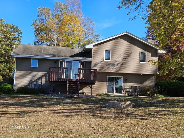 1898 Delmar Drive, Freeport, IL 61032