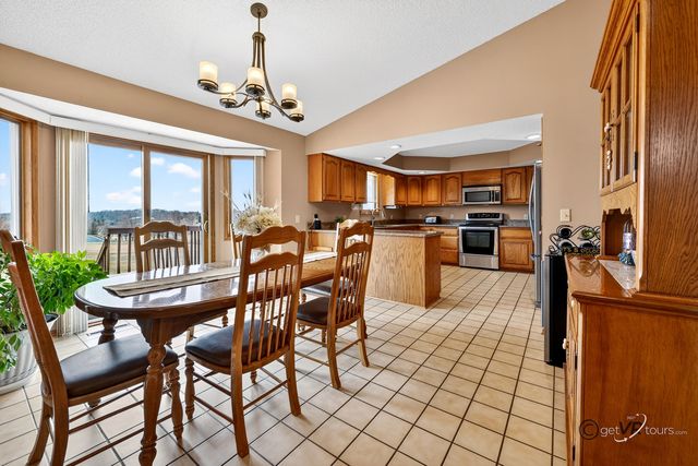 1898 Delmar Drive, Freeport, IL 61032