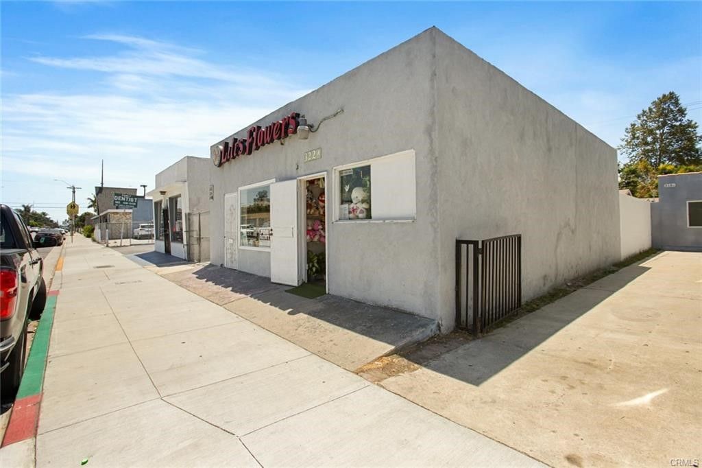 322 E Market Street, Long Beach, CA 90805 — photo 2