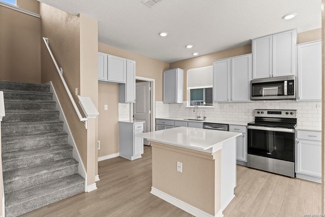 4838 VIA SONOMA TRL, Converse, TX 78109