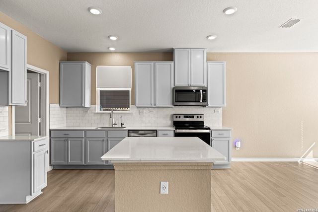 4838 VIA SONOMA TRL, Converse, TX 78109