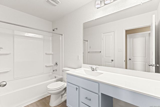 4838 VIA SONOMA TRL, Converse, TX 78109