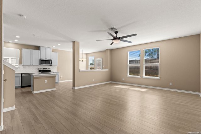 4838 VIA SONOMA TRL, Converse, TX 78109