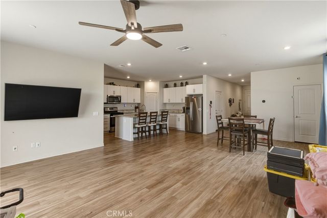 1726 Plume, San Jacinto, CA 92583
