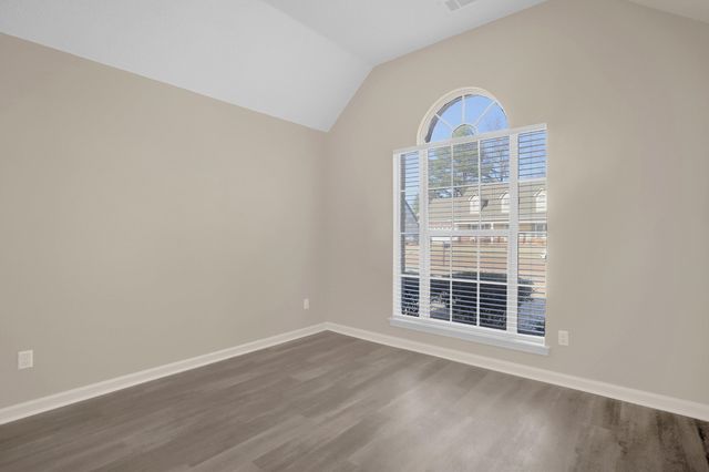 7899 CLAREDALE RD, Bartlett, TN 38133