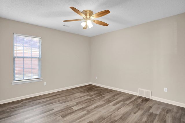 7899 CLAREDALE RD, Bartlett, TN 38133