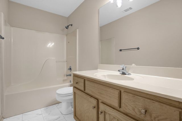 7899 CLAREDALE RD, Bartlett, TN 38133