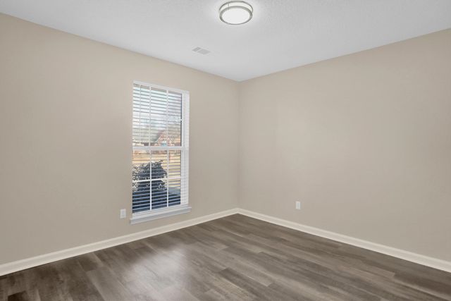 7899 CLAREDALE RD, Bartlett, TN 38133