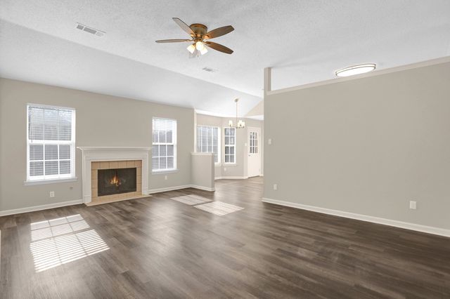 7899 CLAREDALE RD, Bartlett, TN 38133