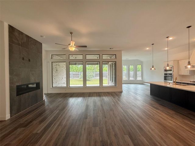 15423 Sun Rose Street, Conroe, TX 77302