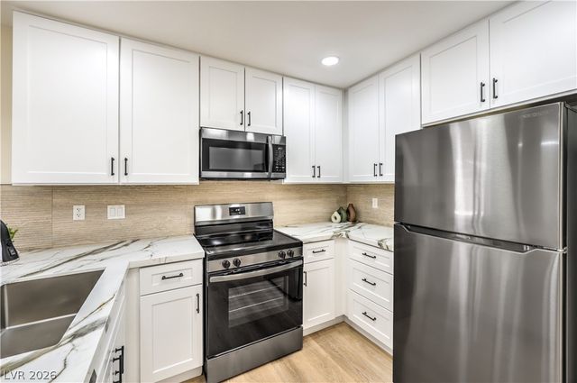 4370 Lariat Drive, Las Vegas, NV 89121