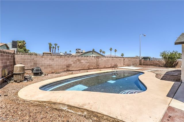 4370 Lariat Drive, Las Vegas, NV 89121