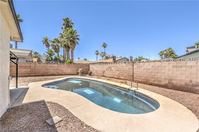 4370 Lariat Drive, Las Vegas, NV 89121