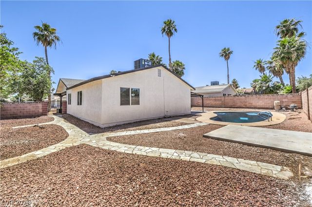 4370 Lariat Drive, Las Vegas, NV 89121