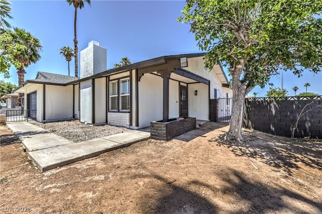 4370 Lariat Drive, Las Vegas, NV 89121