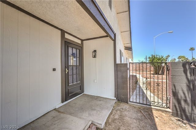 4370 Lariat Drive, Las Vegas, NV 89121